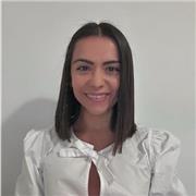 Profesora titulada en Educación Infantil y Primaria con Master en necesidades educativas especiales